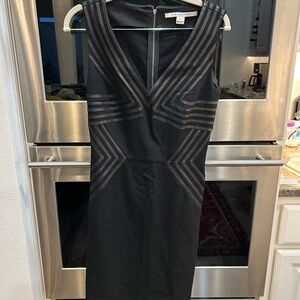 Diane Von Furstenberg size 2 Glenda Dress with leather detail has loose stitches
